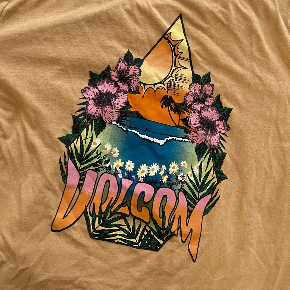 Volcom long sleeved tee